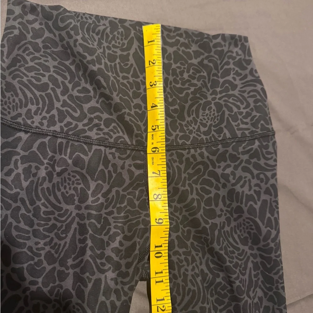 Lululemon Wunder Under Pant High-Rise Roll Down Full-On Luxtreme Petal Camo sz 2